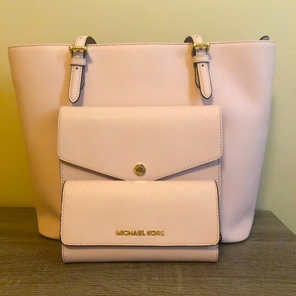 Michael Kors Purse And Wallet Set